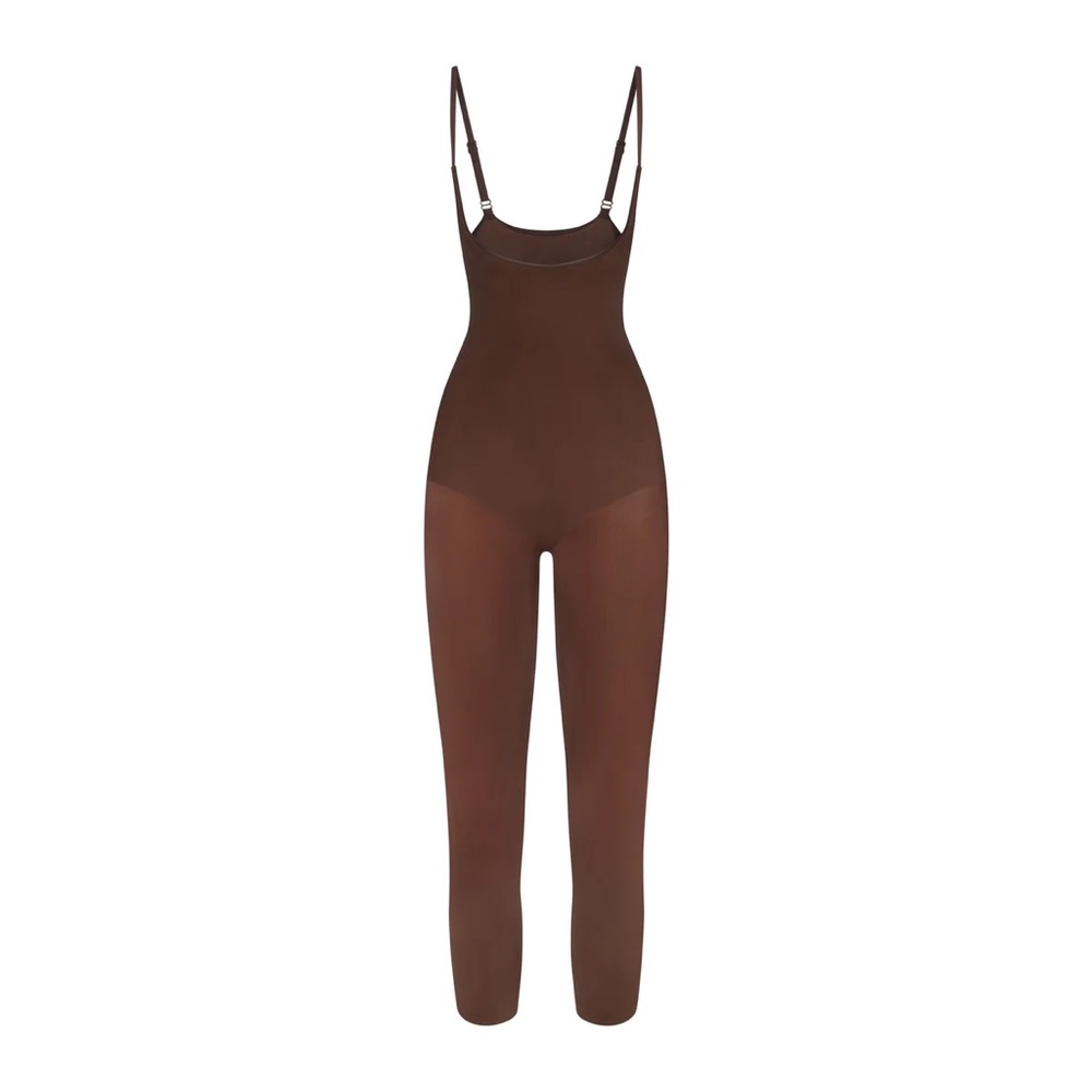 SKIMS EVERYDAY SCULPTING BODYSUIT